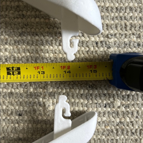 Nina Ricci white velvet clothes hangers (set of 2) - Picture 5 of 5